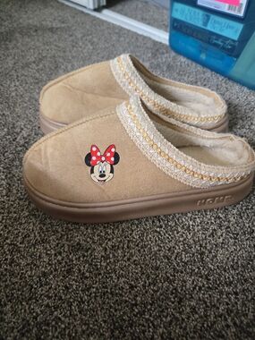 Beige Minnie Mouse Slip-On Slippers